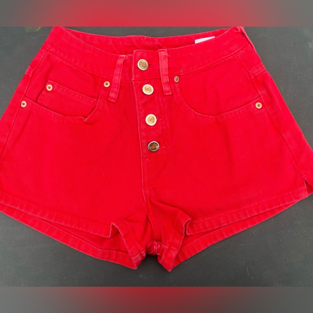 Lei shorts
